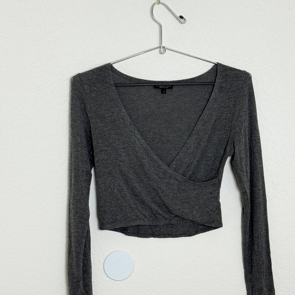Beyond Yoga Charcoal Wrap Crop Top